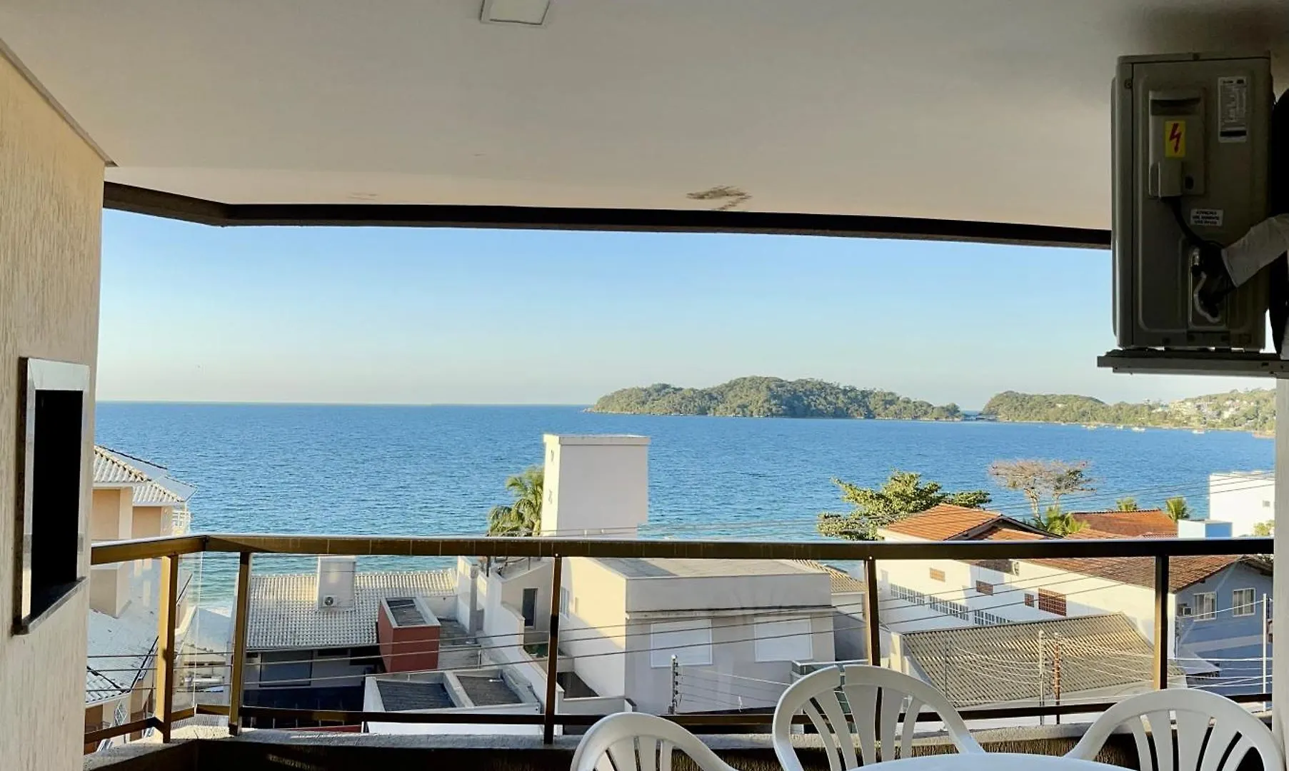 187 Apartamento 50M Da Praia. Bela Vista Ao Mar. Em Avenida Principal De Bombinhas. Apartment Bombinhas