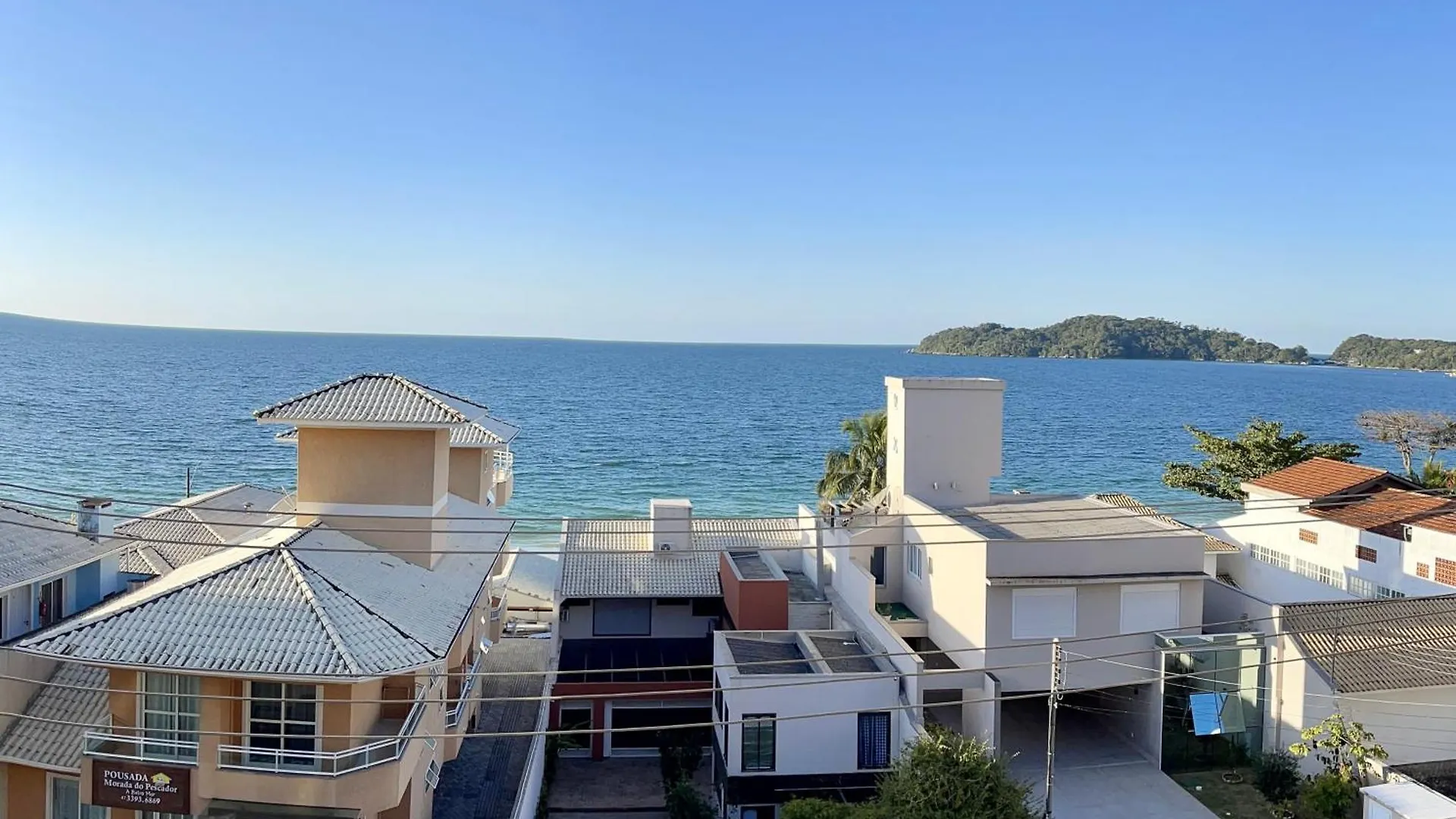 187 Apartamento 50M Da Praia. Bela Vista Ao Mar. Em Avenida Principal De Bombinhas. 0*, Bombinhas Brazil