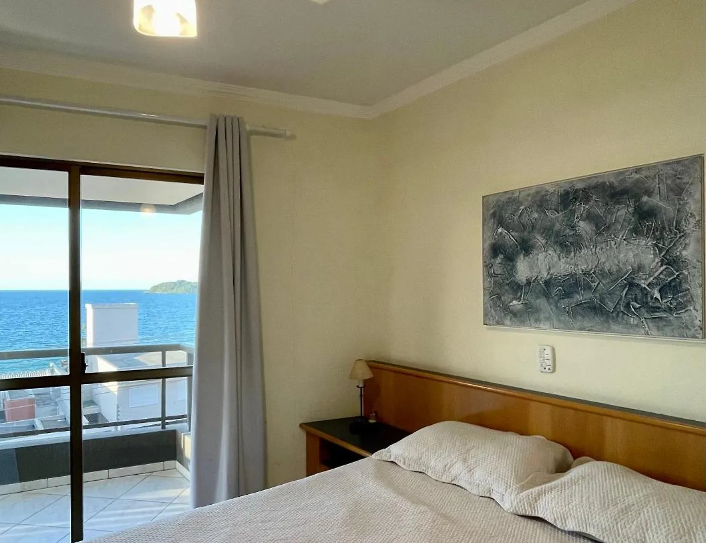 Apartment 187 Apartamento 50M Da Praia. Bela Vista Ao Mar. Em Avenida Principal De Bombinhas.